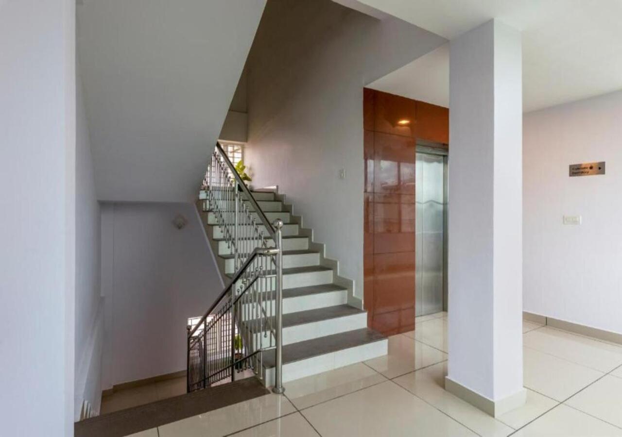 Airport Avenue Plaza Hotel Nedumbassery Luaran gambar