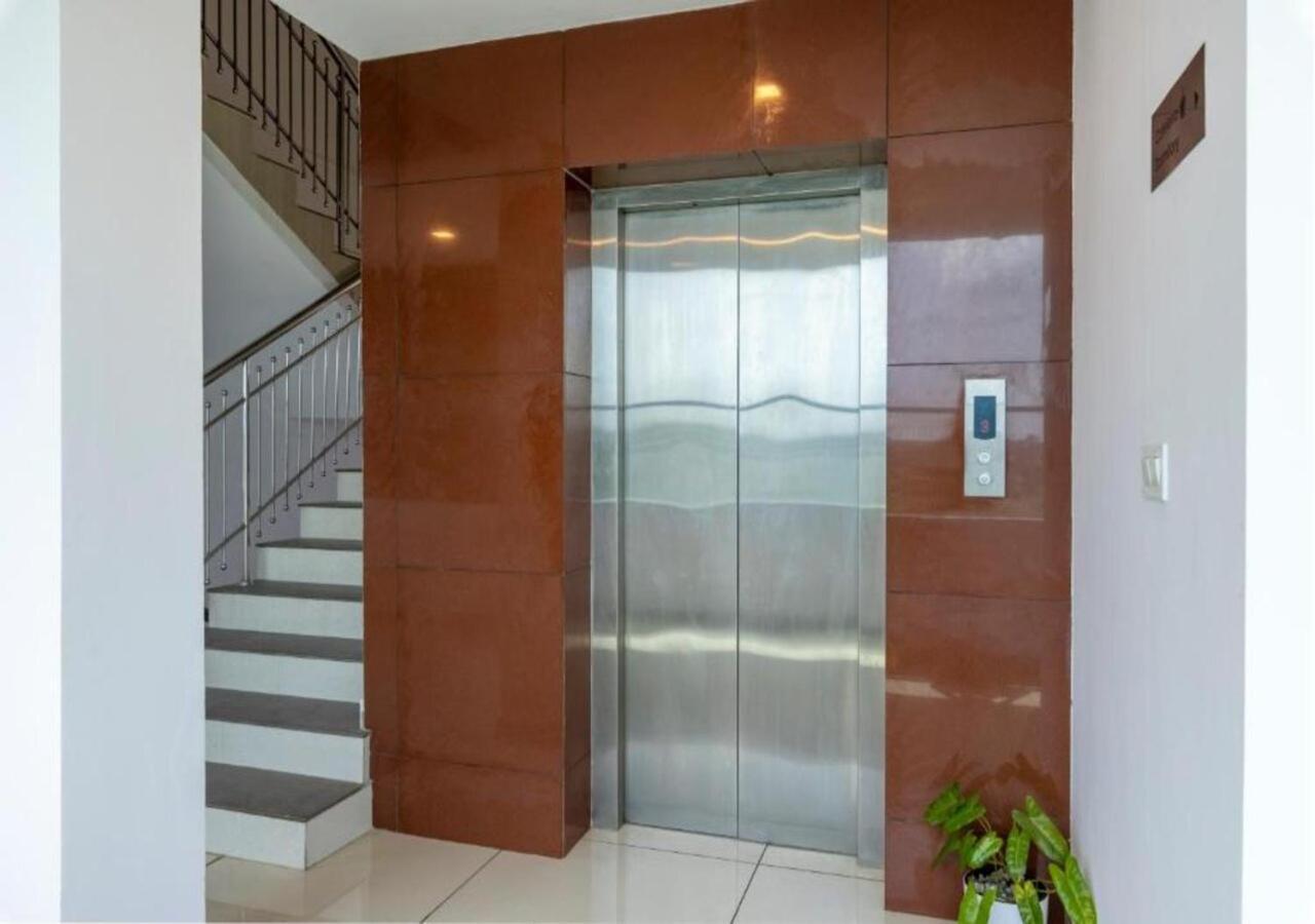 Airport Avenue Plaza Hotel Nedumbassery Luaran gambar